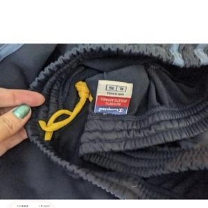 Champion XL Men Basketball long  Active Pants. Zip Leg, Zip Back Pocket Slip In